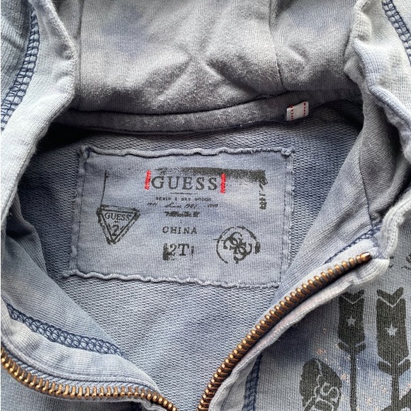 2/$20 Guess blue zip up hoodie toddler EUC 2T - Picture 4 of 4